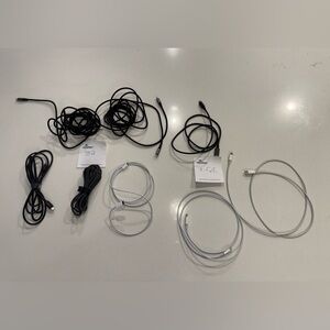 8 Charging Cords    Lightning to USB C